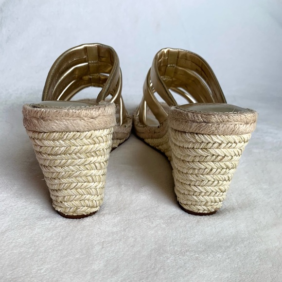 VINCE CAMUTO MOLISANA WEDGE - Picture 9 of 16